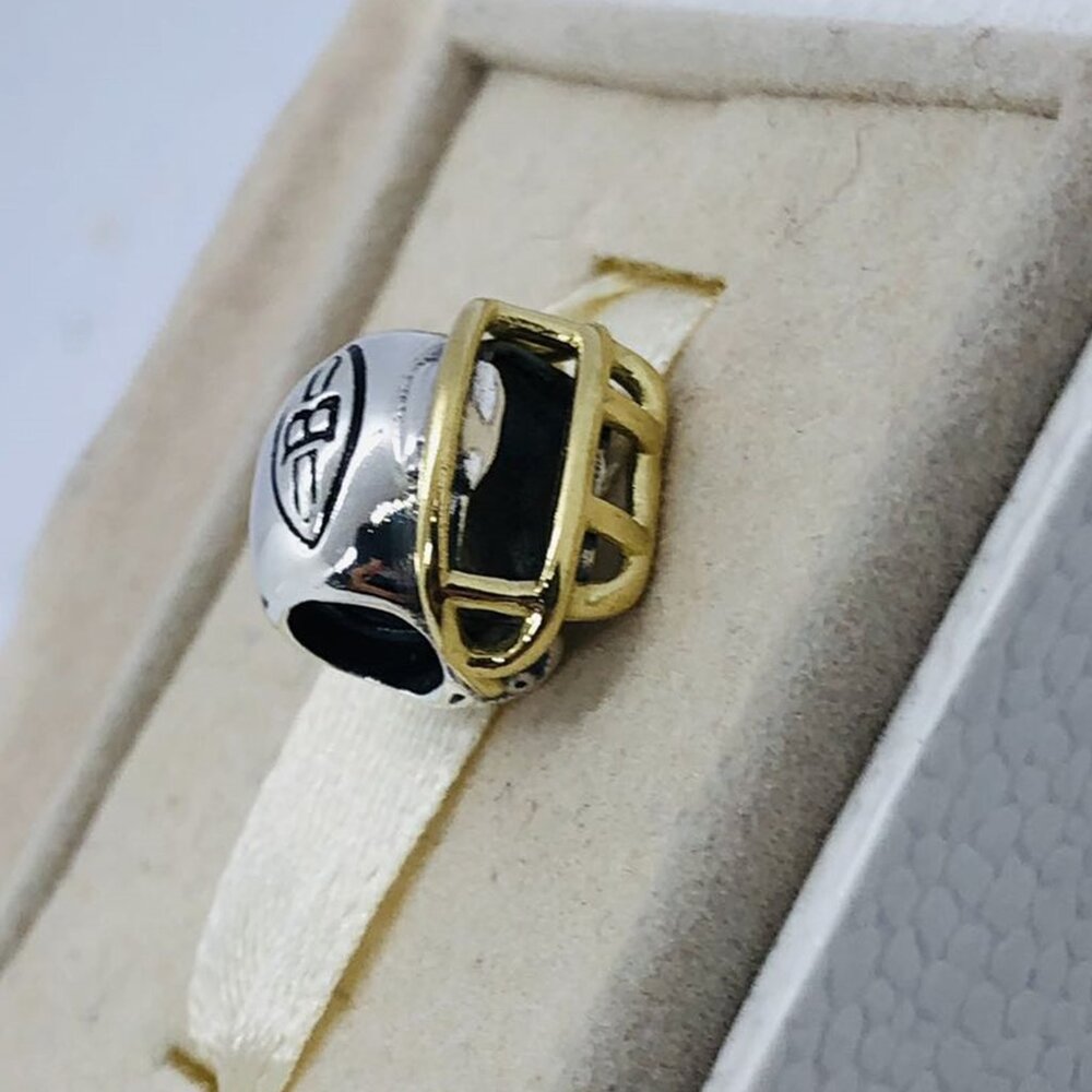 ✨✨Pandora Cleveland Browns Charm Football Helmet Bead Charm - Picture 2 of 4